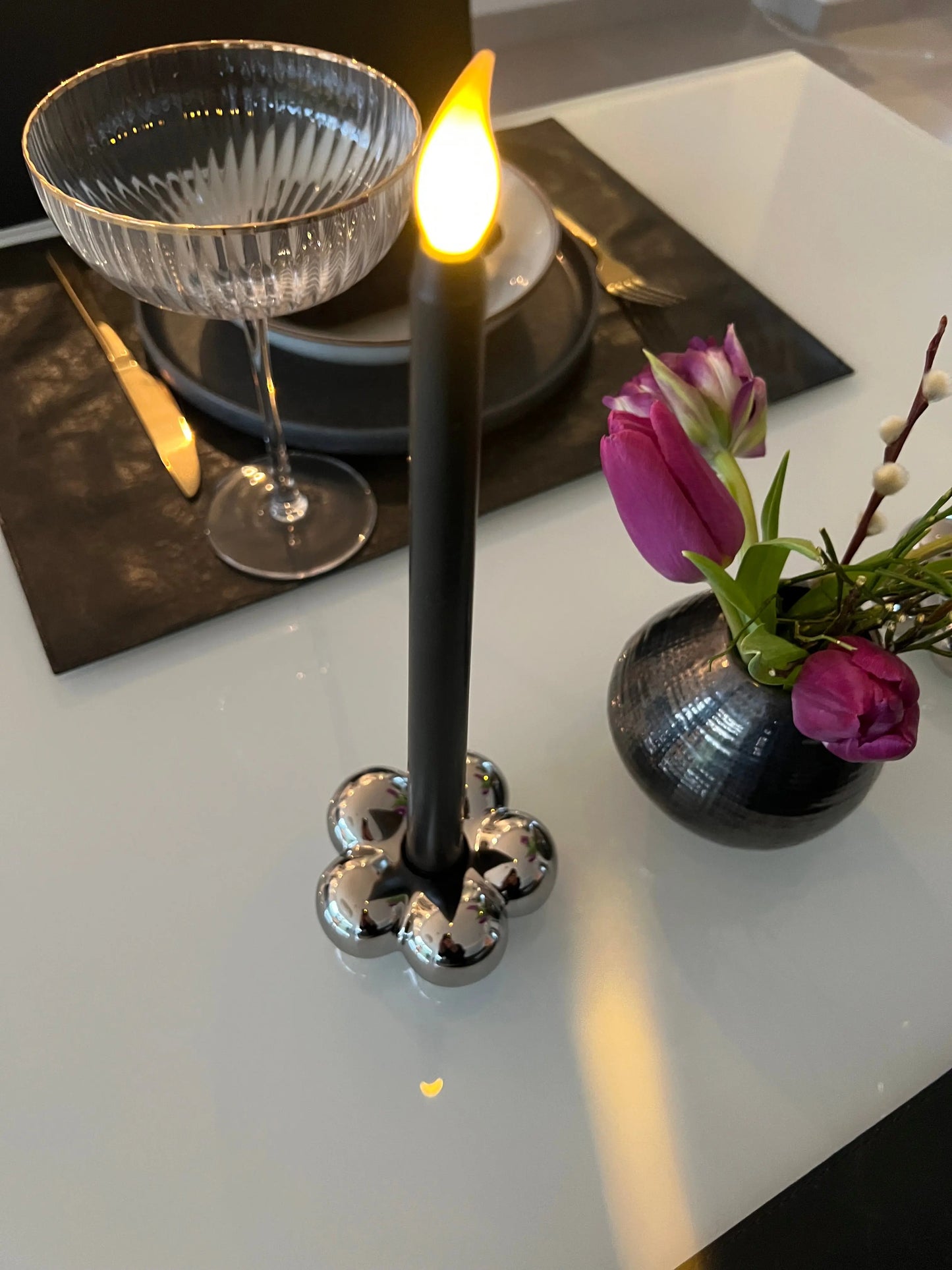Wunderschöner silberfarbener Kerzenhalter SANDRAGRUNWALDDESIGN