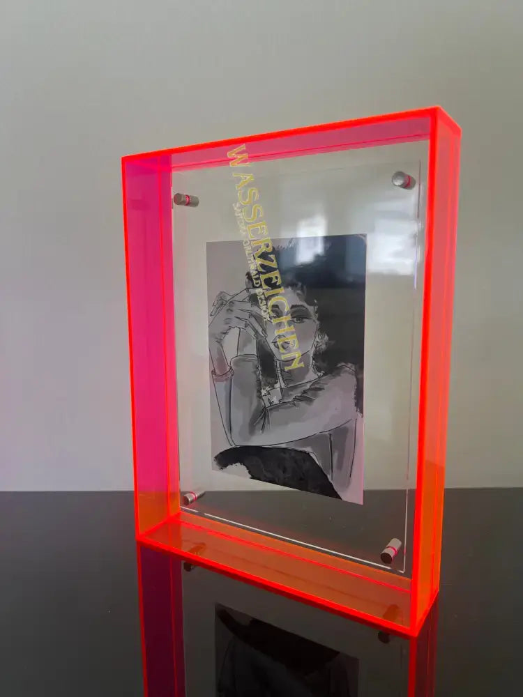 Acryl-Rahmen in leuchtender Farbe