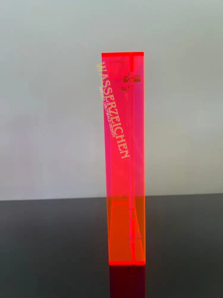 Acryl-Rahmen in leuchtender Farbe